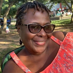 Meet your Posher, Alicia